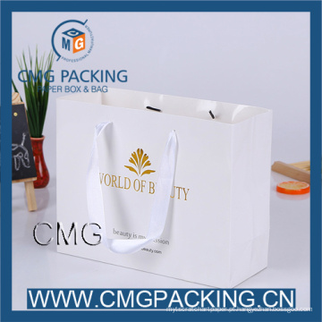 Saco de vestuário de papel branco elegante com logotipo de ouro Hot Stamping